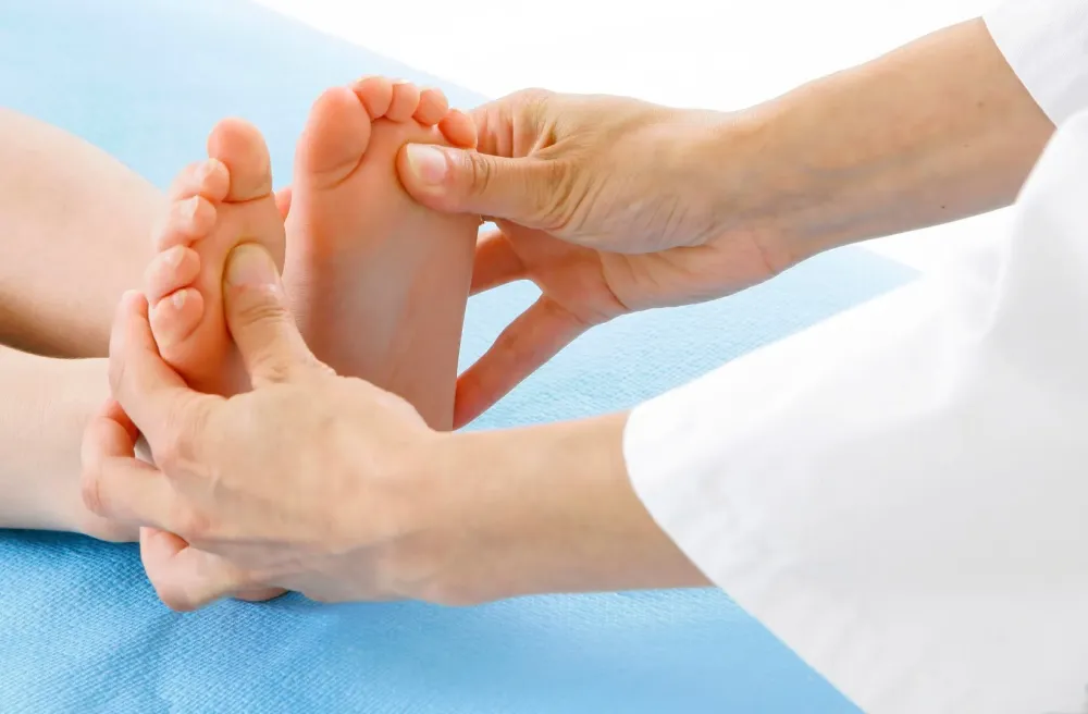 Soin des pieds près de Chessy